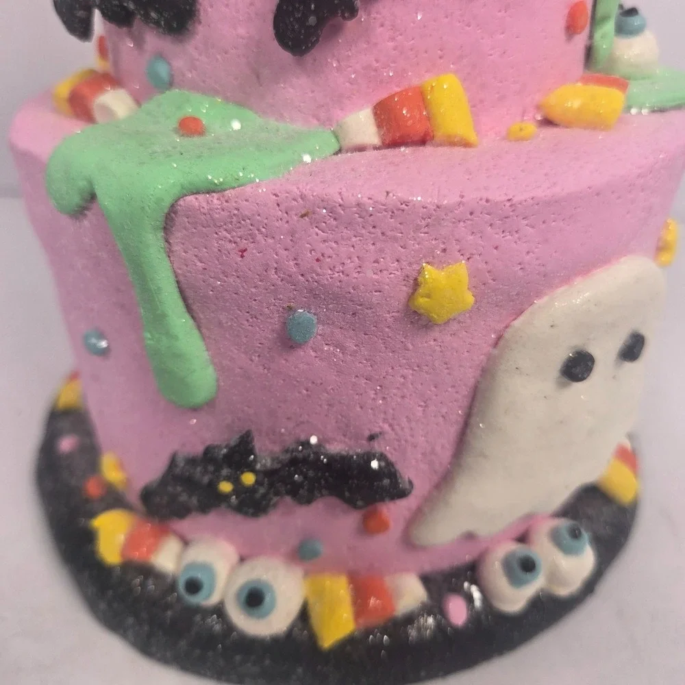 Unbranded Halloween Faux Cake Figurine Adults 10in Pink Mint New Ghost Pumpkin